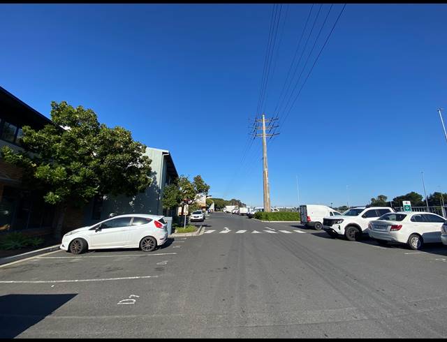 318M² WAREHOUSE TO LET IN AIRPORT INDUSTRIA
